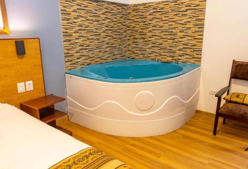 سوئیت با تخت بزرگ, Pacific Palace
