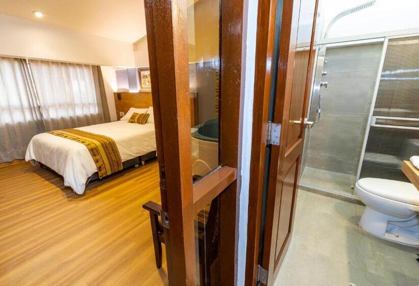 سوئیت با تخت بزرگ, Pacific Palace