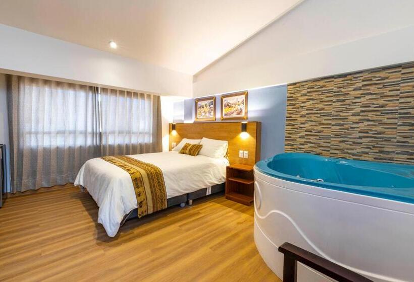 سوئیت با تخت بزرگ, Pacific Palace