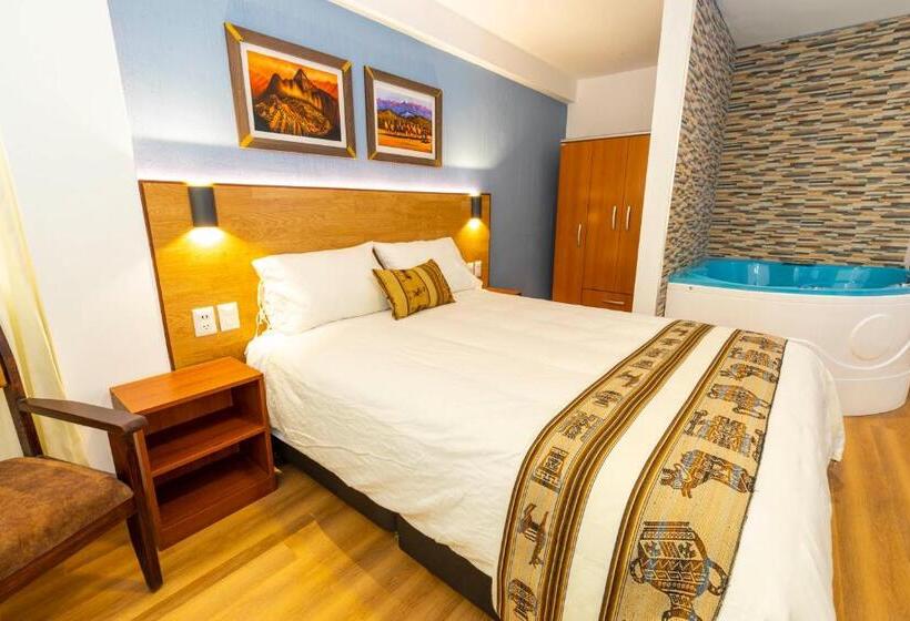 سوئیت با وان آب گرم, Pacific Palace