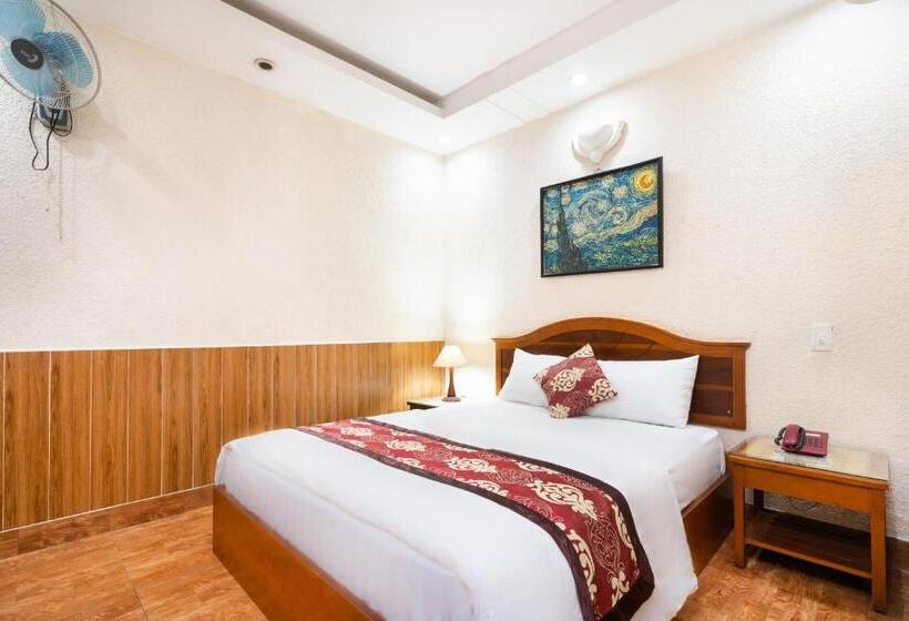 اتاق سوپریور, Queen Hotel Saigon Airport