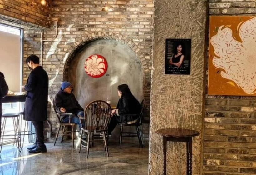 سوییت لوکس, House Of Gallery