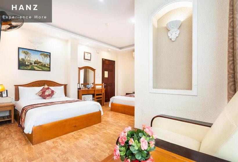 اتاق لوکس چهار تخته, Queen Airport Hotel Saigon