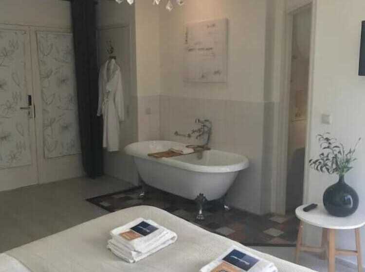 Номер Deluxe, Kings Inn City Hostel