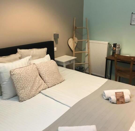 Chambre Supérieure, Kings Inn City Hostel