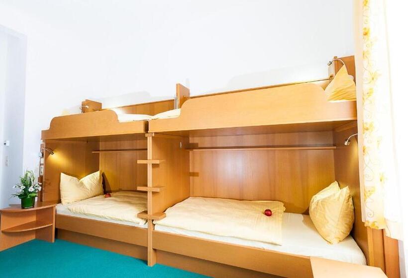 Четырехместный Номер Стандарт, Naturhotel Schloss Kassegg