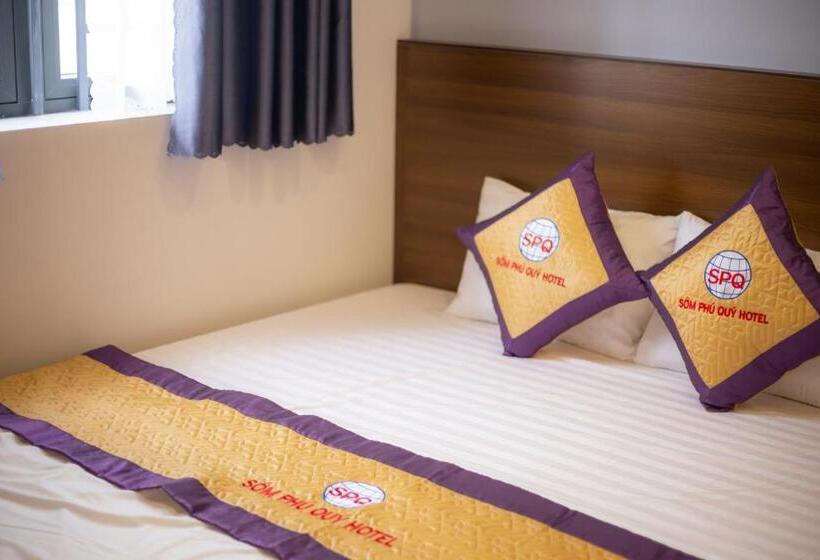 اتاق لوکس با بالکن, Khách Sạn Sớm Phú Quý   Ninh Thuận