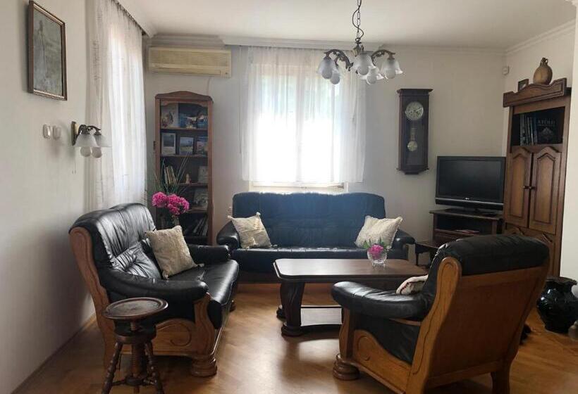 Дом 1 Спальня, Balaton Vendégház Paloznak