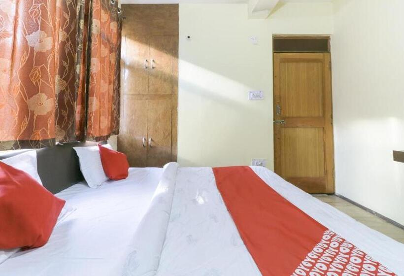 Quarto Triplo Clássico, Oyo Mnl739 Manali Villa