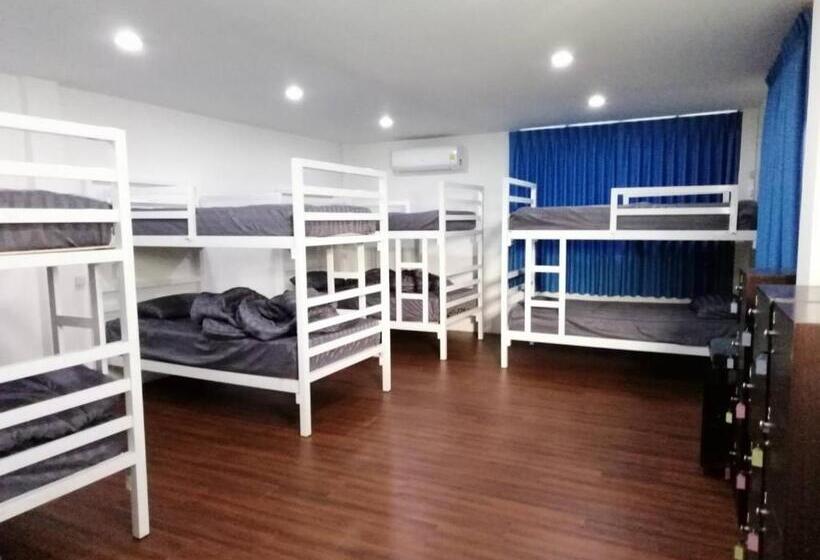 家庭房间共用浴室, Happy Home Hostel