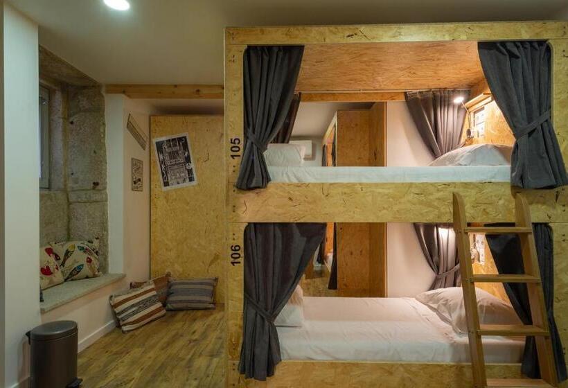 تختخواب در اتاق مشترک, Hostel Bulwark
