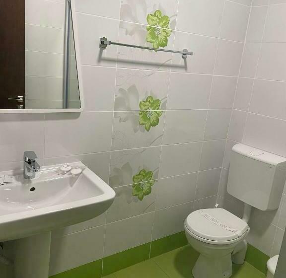 Четырехместный Номер Стандарт, Vila Regal Mamaia
