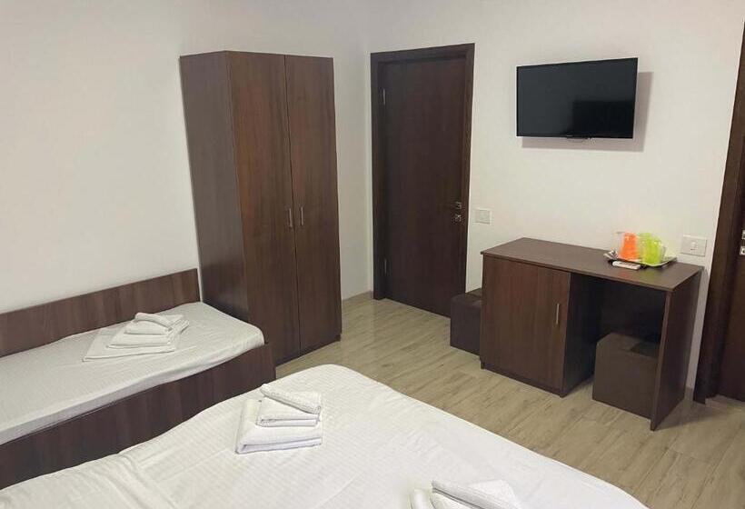 Трехместный Номер Классика, Vila Regal Mamaia