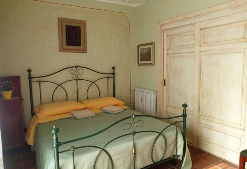 اتاق استاندارد با بالکن و چشم‌انداز دریا, B&b Villa Carmen