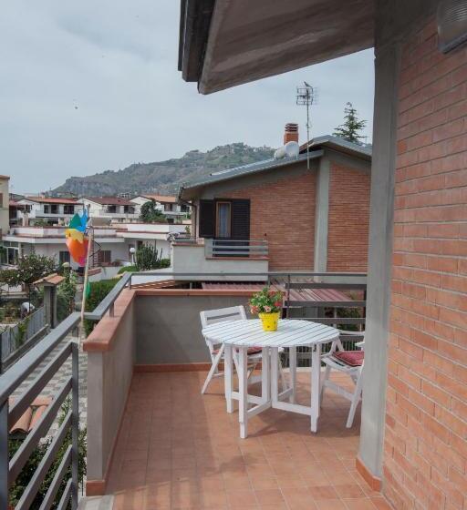 اتاق استاندارد با بالکن و چشم‌انداز دریا, B&b Villa Carmen