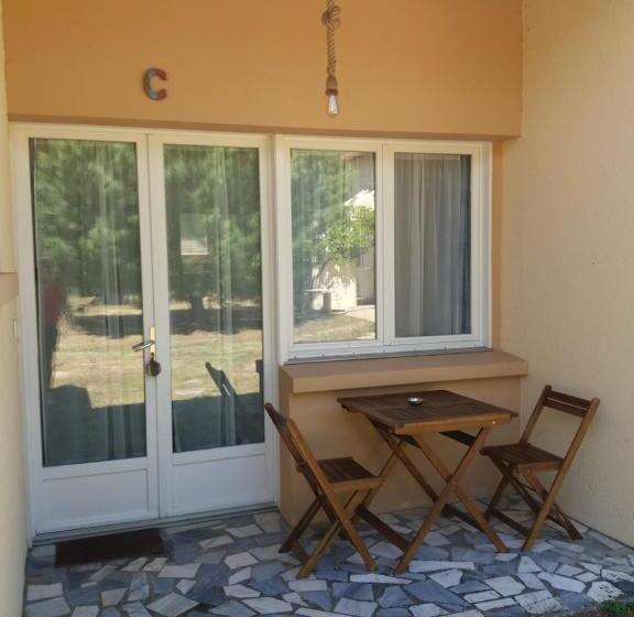 Хижина, Acacias Hôtel Motel