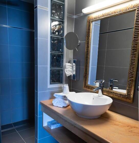 Номер Престиж, Brit Hotel Confort Saint Lô