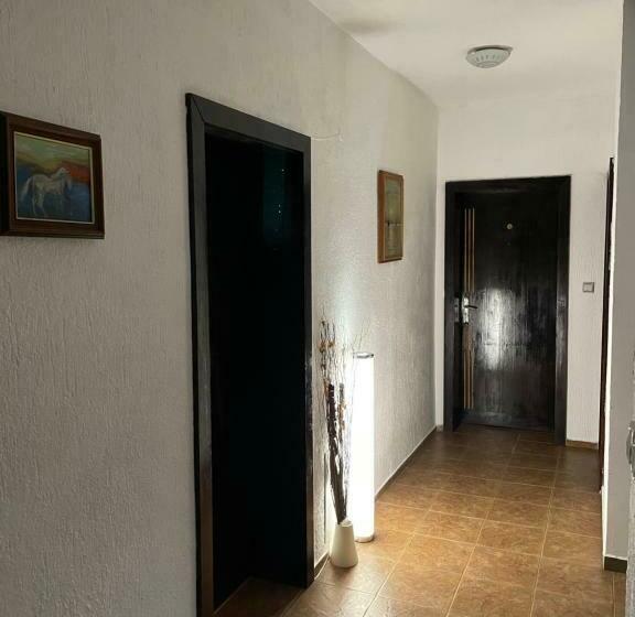 Standard Triple Room, Guest House Elit