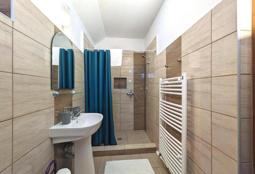آپارتمان 2 خوابه, Pallos Apartments