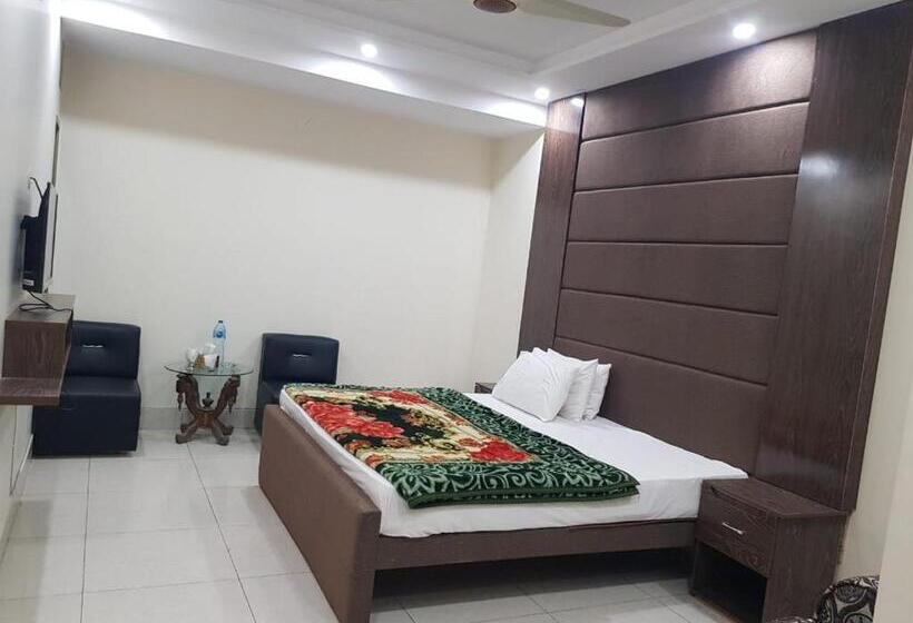 اتاق لوکس سه تخته, Executive One
