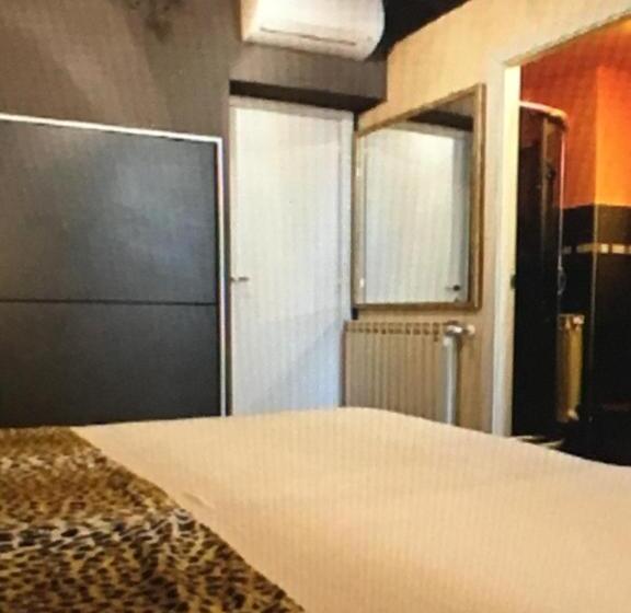 اتاق لوکس با تخت بزرگ, B&b Maddalena