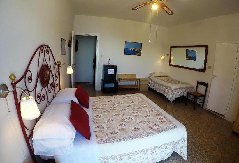 Triple Room Sea View, Sea View Sirolo Di Amedeo