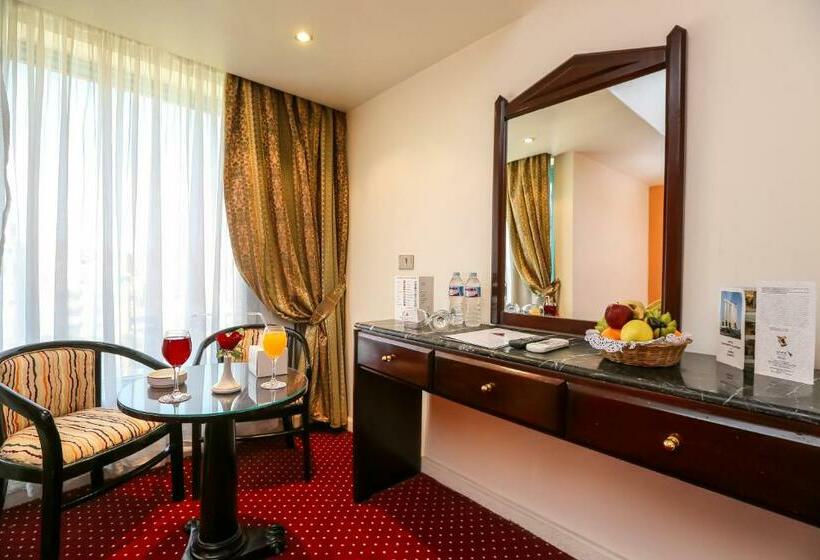 اتاق استاندارد سه نفره, Gawharet Alahram Bed Room
