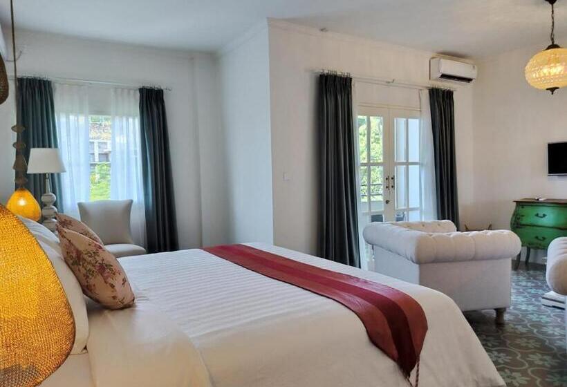 Полулюкс, Su S Cottages Legian