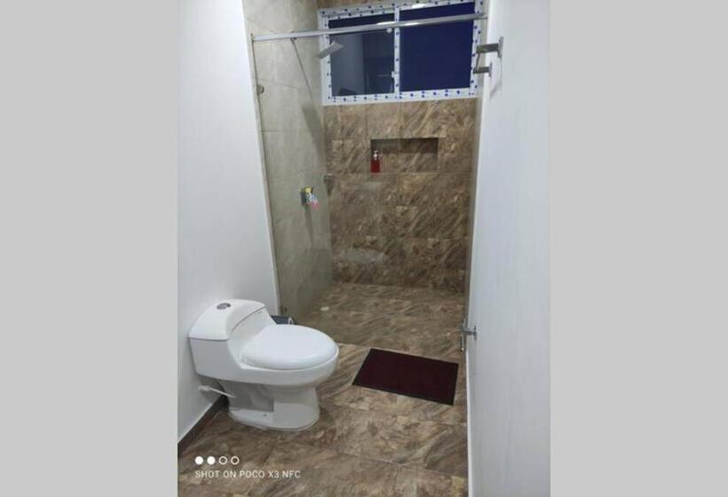 اتاق لوکس با بالکن, Quinta Shaddai Melgar