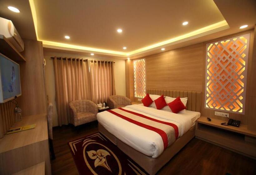 Deluxe Suite King Bed, Amarawati