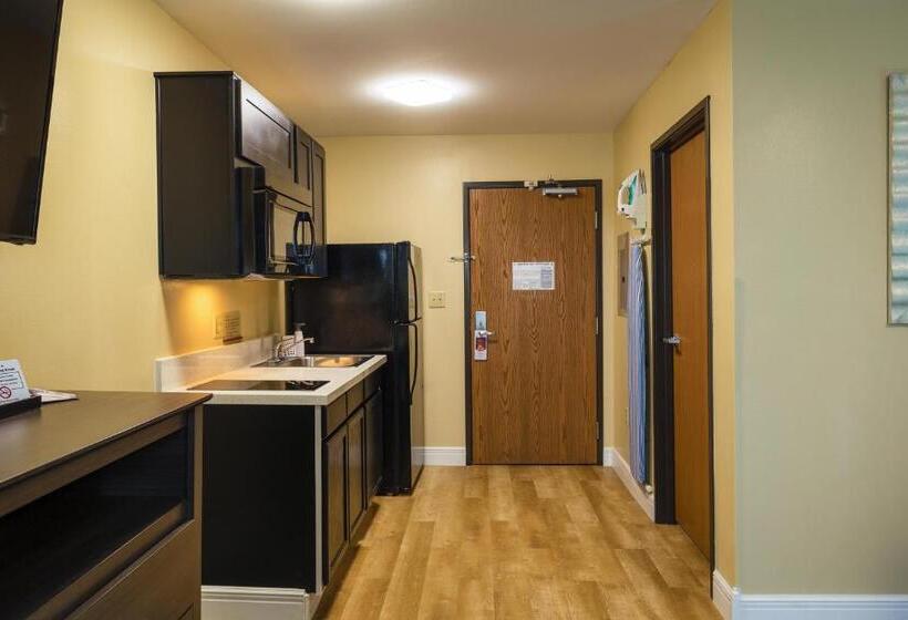 Номер Стандарт Адаптированный для Инвалидов, Hawthorn Extended Stay By Wyndham Saint Robert
