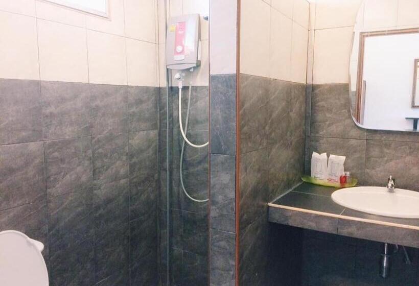 带大床的标准间, Maehaad Garden Inn