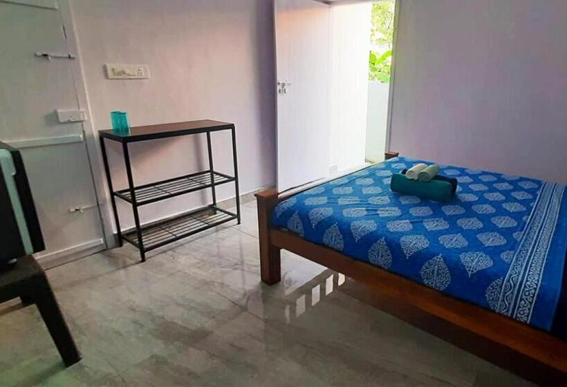 اتاق اکونومی, Blue Sophy Residency