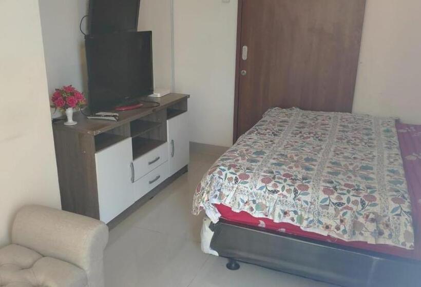 Апартаменты Deluxe 1 Спальня, Apartemen Grand Kamala Lagoon Bekasi By Cicie Room