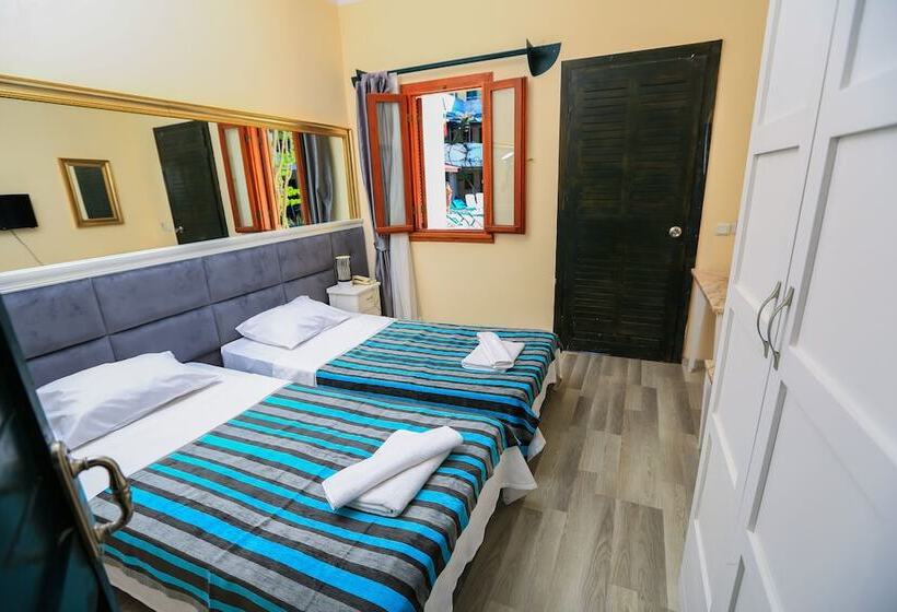 اتاق اکونومی, Bleu Nuit Bodrum
