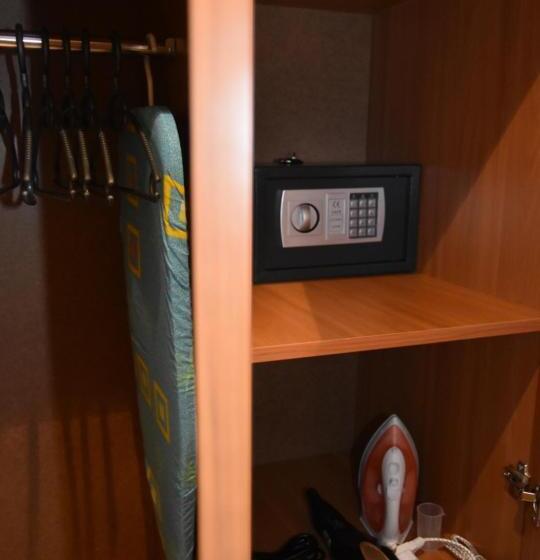 استودیوی استاندارد, Studio Villa Park Premium