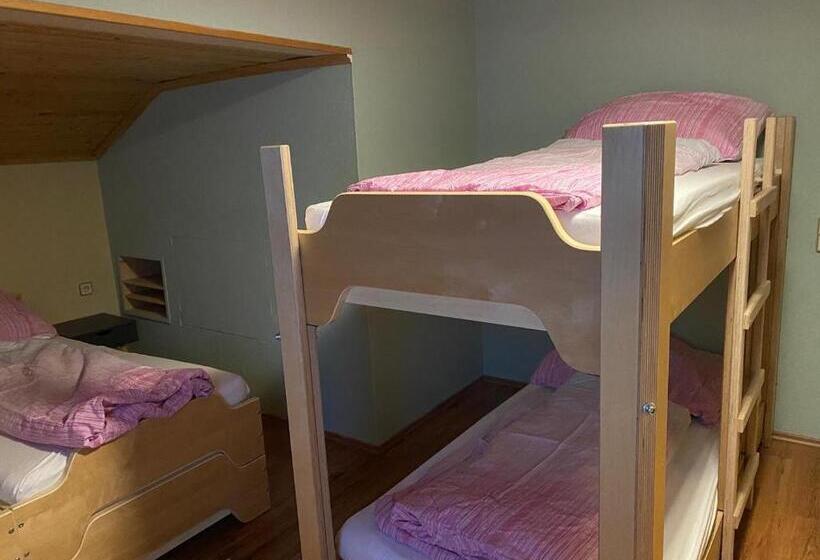Апартаменты 4 Спальни, Molltaler Appartements En B&b