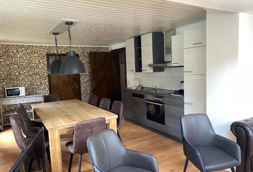 Апартаменты 4 Спальни, Molltaler Appartements En B&b