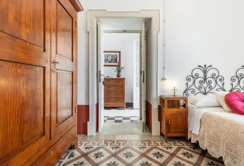 Deluxe Room Mountain View, Palazzo Cherchi