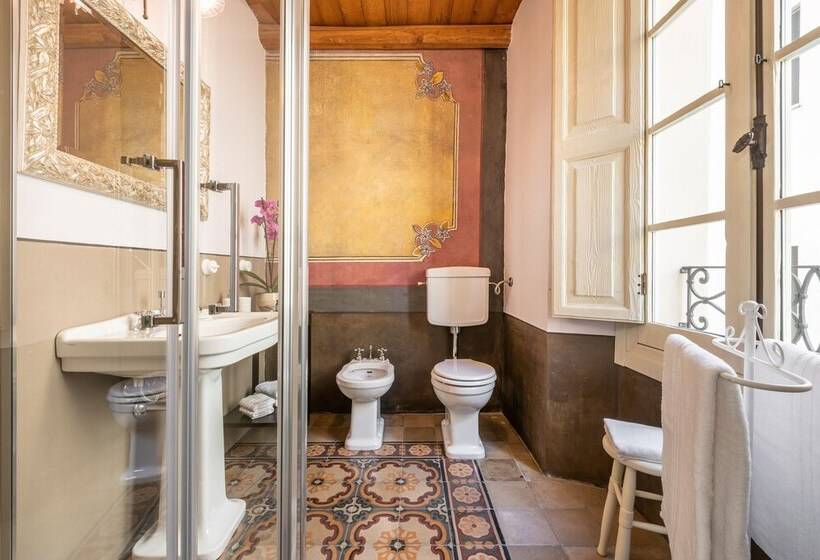 اتاق لوکس, Palazzo Cherchi