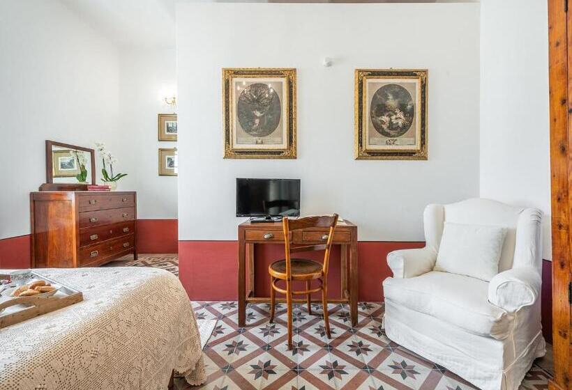 Номер Deluxe Вид на Горы, Palazzo Cherchi