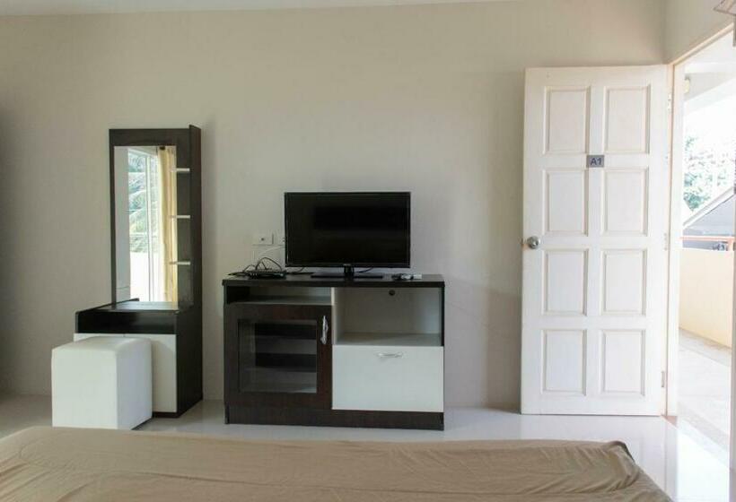 اتاق لوکس, Suree Place Hostel