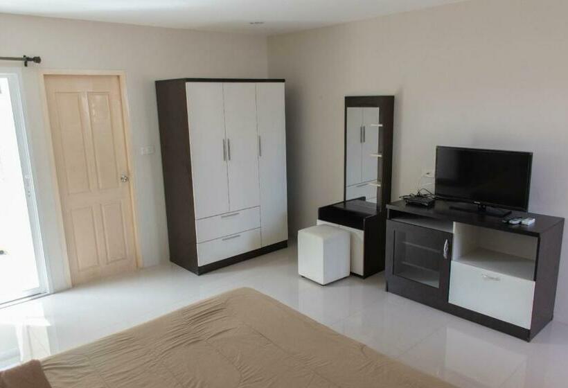 اتاق لوکس, Suree Place Hostel