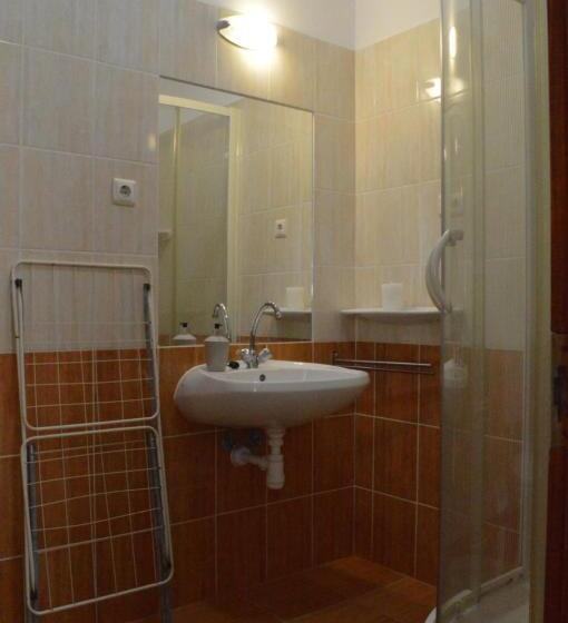 سوییت خانوادگی, Aqua Oazis Apartman