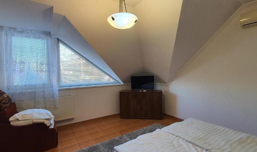سوییت خانوادگی, Aqua Oazis Apartman