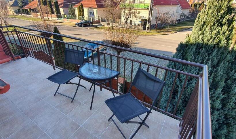 سوییت خانوادگی, Aqua Oazis Apartman