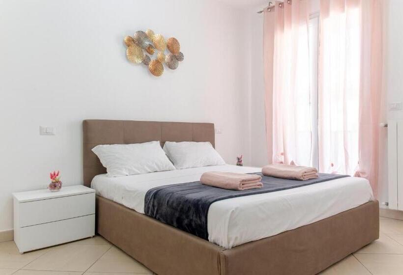 اتاق استاندارد سه تخته با بالکن, Sterlizia Rooms