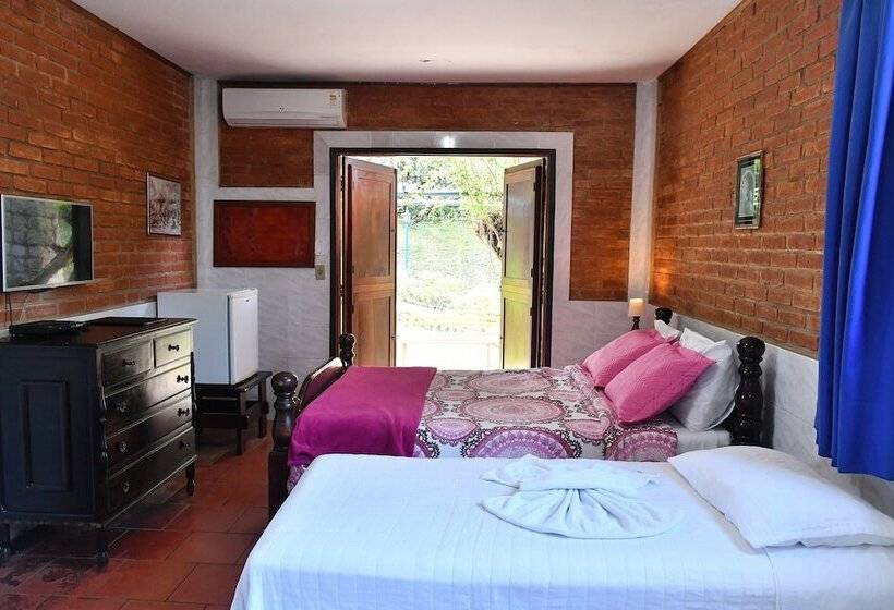 Номер Deluxe, Bougainville