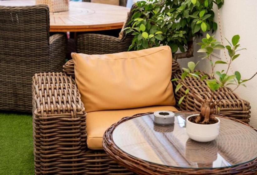 اتاق استاندارد چهار تخته, Palazzo Nicolaus Del Borgo Antico