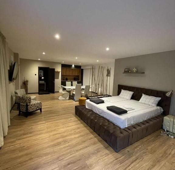 استودیوی سوپریور, R34 Boutique Guest House